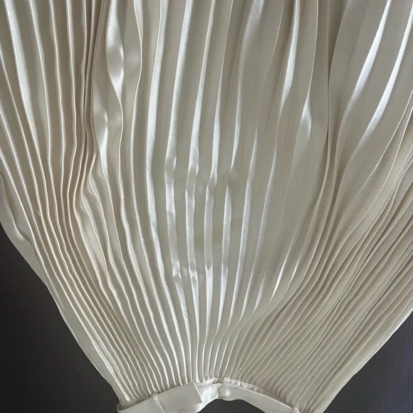 Audrey Hepburn Moon River Cream Satin Pleated Belted Midi Skirt - Picture 4 of 14